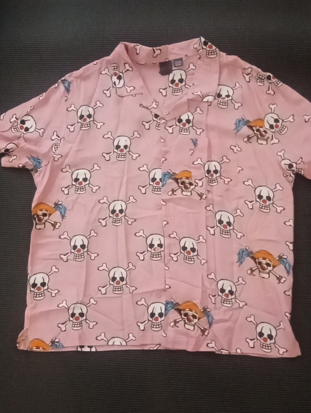 Netflix Pink Skull & Crossbones Short-Sleeve Button-Up Shirt